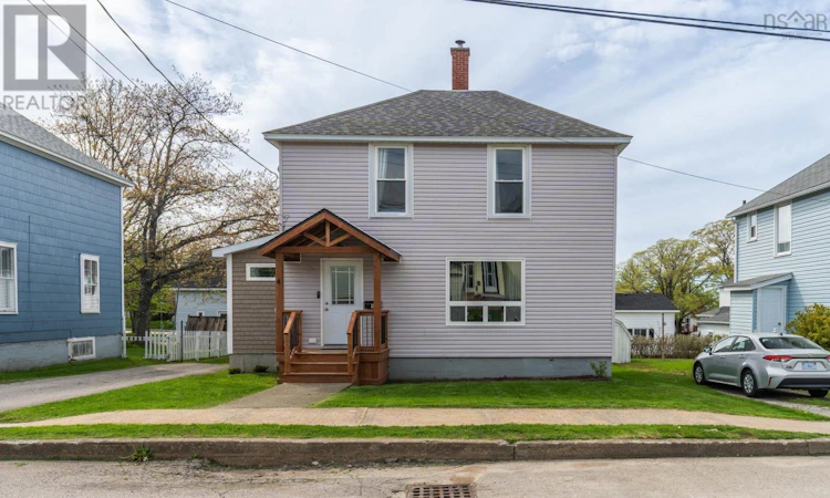 4 Carol Avenue