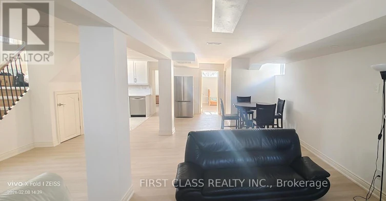 1 Ottawa Court, Aurora, ON, L4G 2Y6 - 7