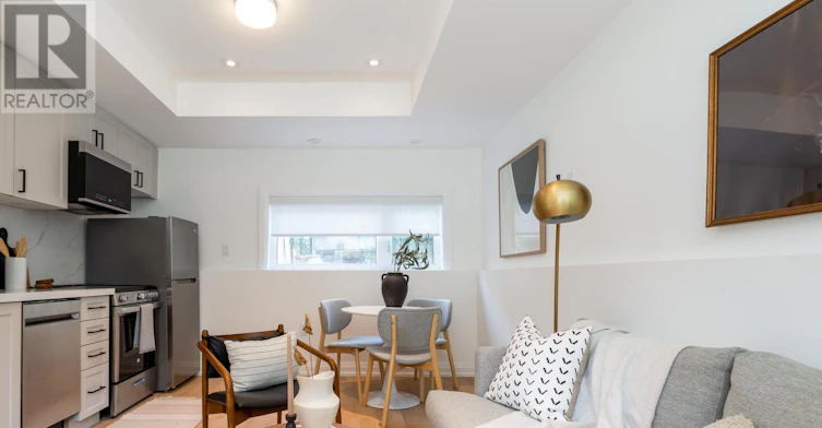 E-218 Aileen Avenue, Toronto, ON, M6M 1G4 - 7