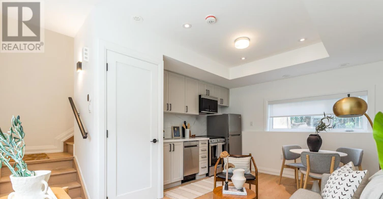 E-218 Aileen Avenue, Toronto, ON, M6M 1G4 - 8