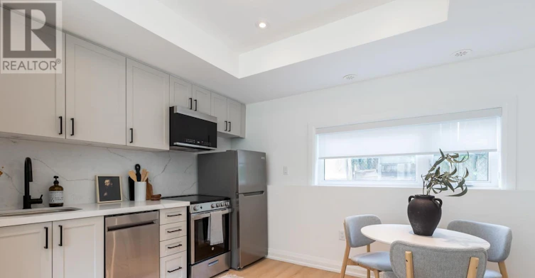 E-218 Aileen Avenue, Toronto, ON, M6M 1G4 - 6