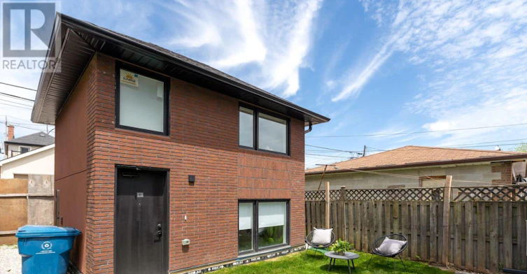 E-218 Aileen Avenue, Toronto, ON, M6M 1G4 - 17