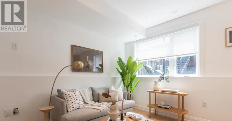E-218 Aileen Avenue, Toronto, ON, M6M 1G4 - 3