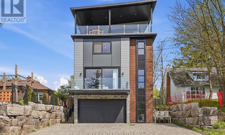 17 Maple Trail