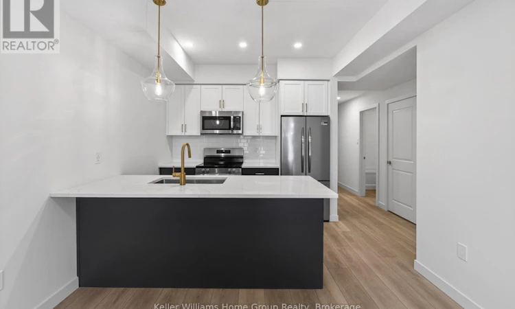 136-824 Woolwich Street
