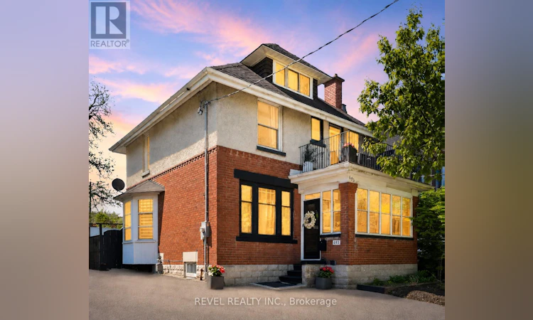 693 Queens Avenue