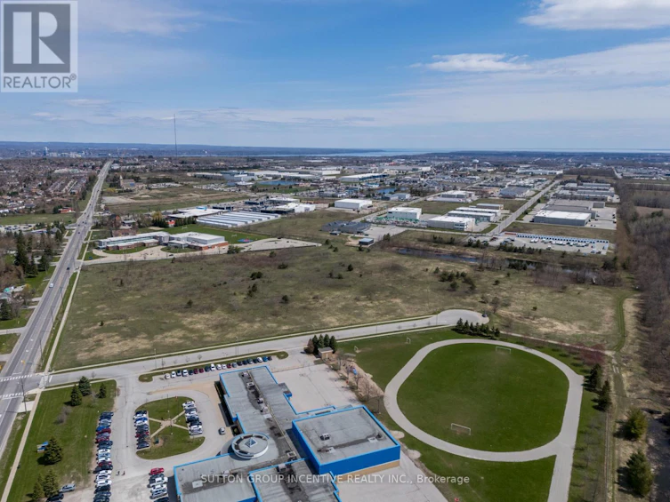 740 Essa Road, Barrie, ON, L4N 9E9 - 9