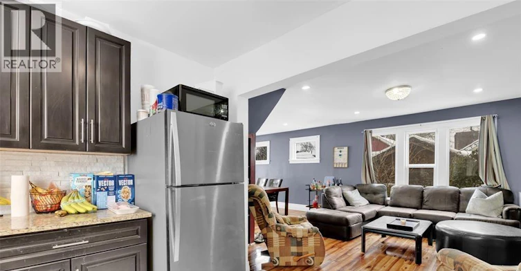 3484 Peter Street, Windsor, ON, N9C 1J3 - 9