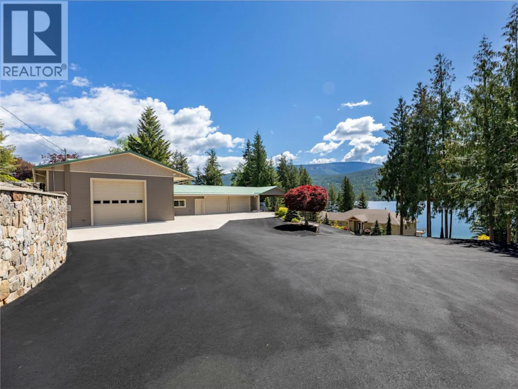 3898 Parri Road, Sorrento, BC, V0E 2W0 - 81