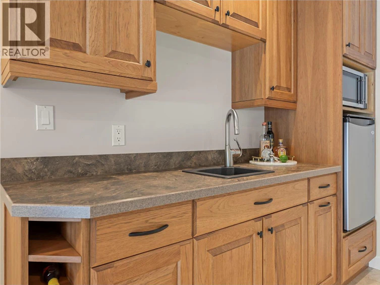 3898 Parri Road, Sorrento, BC, V0E 2W0 - 61