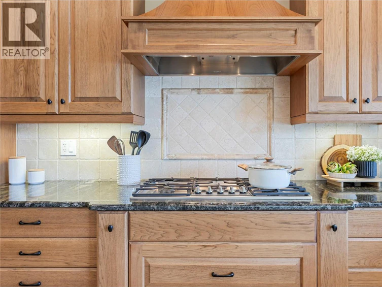 3898 Parri Road, Sorrento, BC, V0E 2W0 - 32