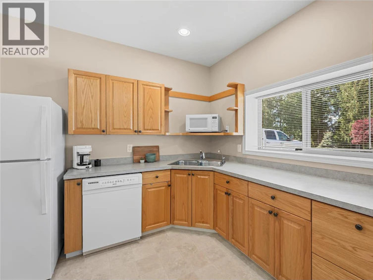 3898 Parri Road, Sorrento, BC, V0E 2W0 - 86