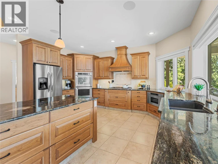 3898 Parri Road, Sorrento, BC, V0E 2W0 - 35