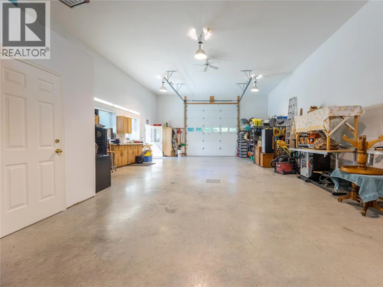 3898 Parri Road, Sorrento, BC, V0E 2W0 - 84