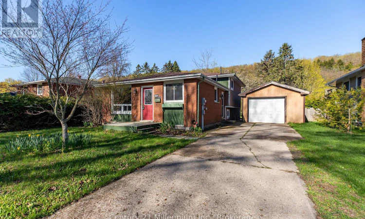 240 5th A Avenue W