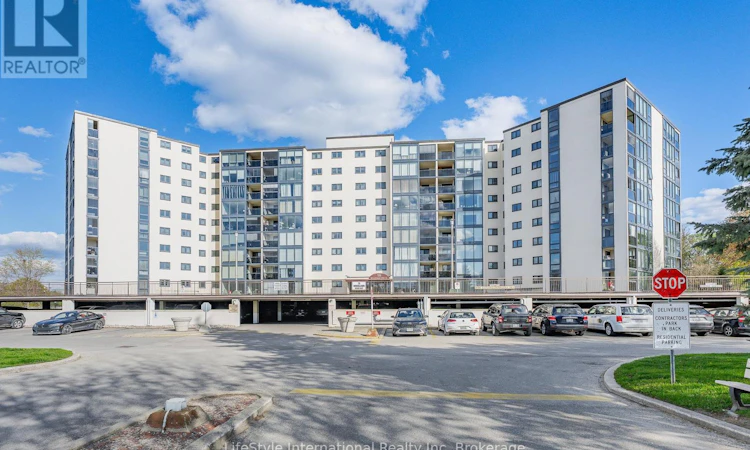 512-19 Woodlawn Road E