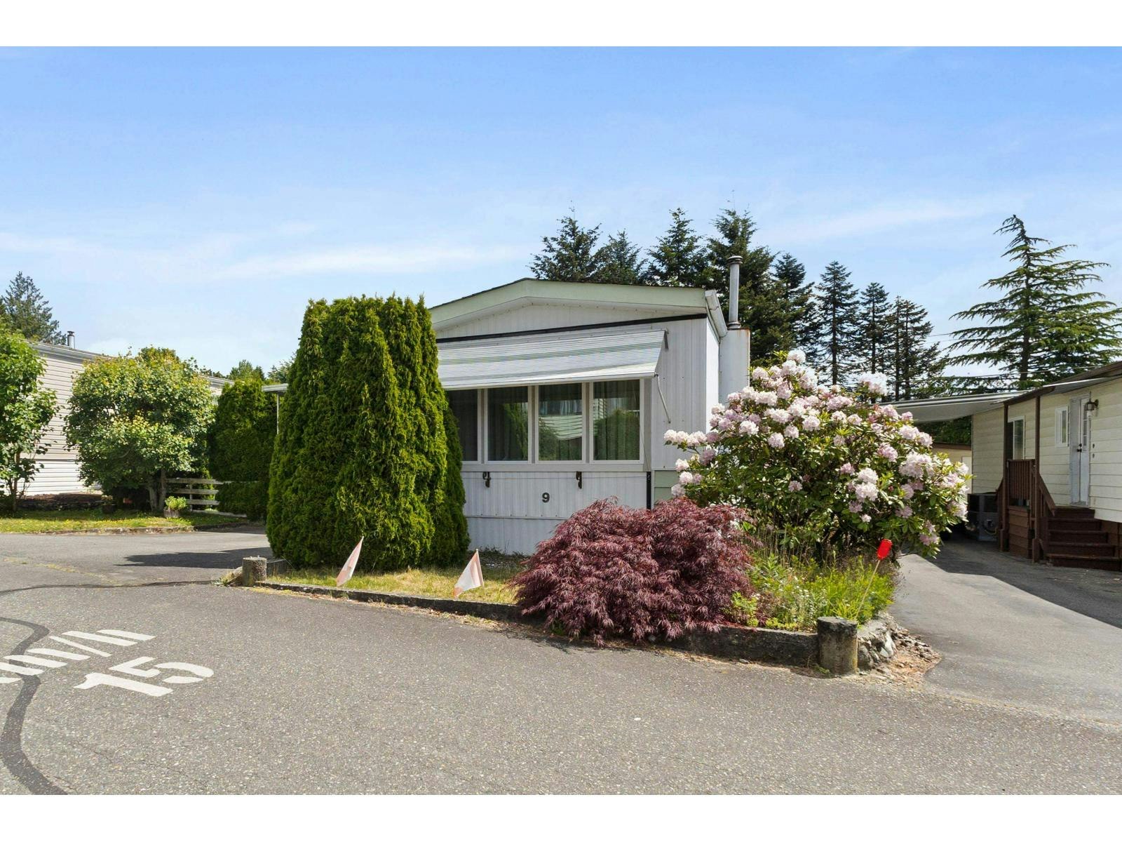 9-27111 0 Avenue, Langley, BC, V4W 2S9