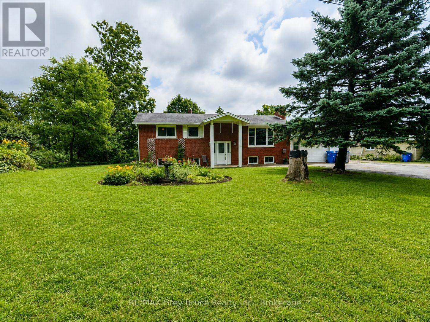 105 Maple Grove Lane, Georgian Bluffs, ON, N4K 0G2
