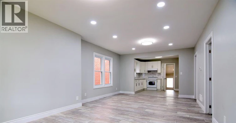 MAIN-1076 Janette Avenue, Windsor, ON, N9A 5A3 - 3