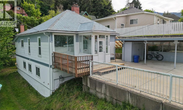1204 Front Street