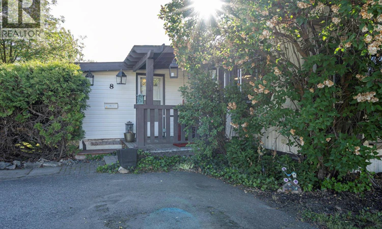 8-720 Commonwealth Road