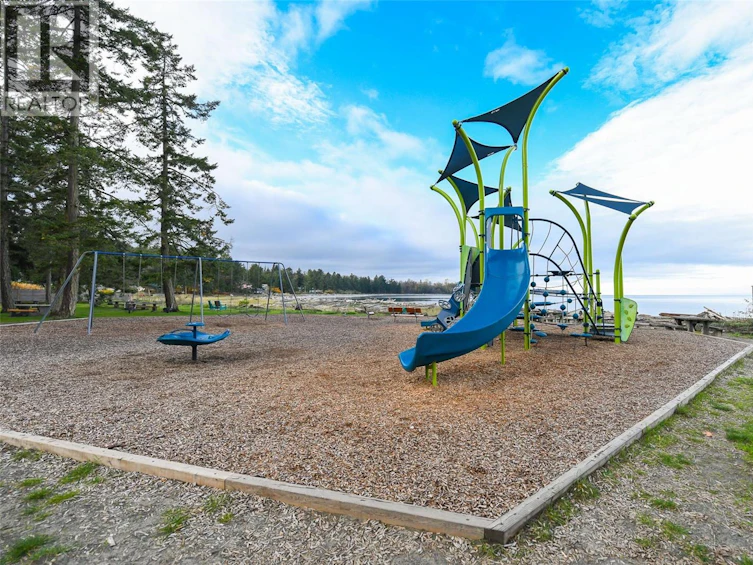 521 Windslow Road, Comox, BC, V9M 3T8 - 40