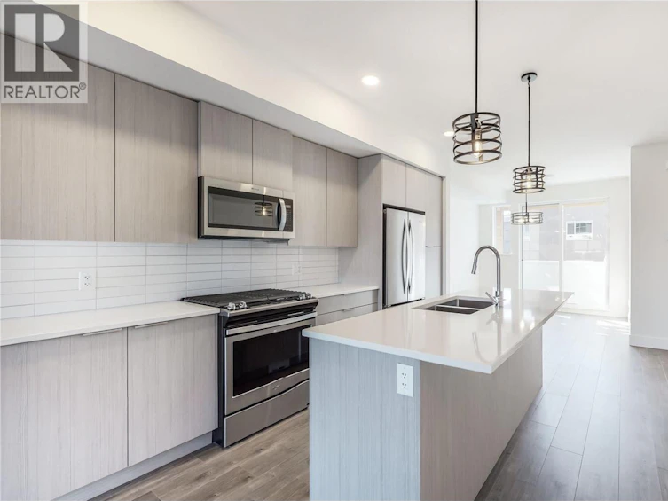 43-720 Valley Road, Kelowna, BC, V1V 0E1 - 3