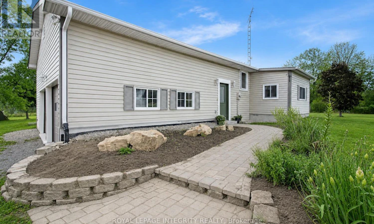 677 Bowes Side Road