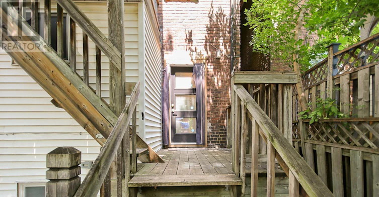 2 (GROUND-35 Humberside Avenue, Toronto, ON, M6P 1J6 - 5