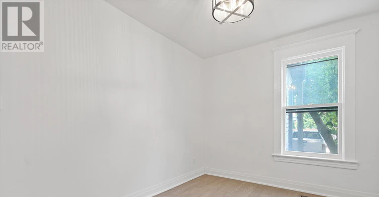 2 (GROUND-35 Humberside Avenue, Toronto, ON, M6P 1J6 - 23
