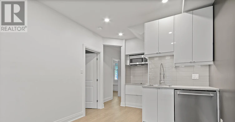 2 (GROUND-35 Humberside Avenue, Toronto, ON, M6P 1J6 - 16