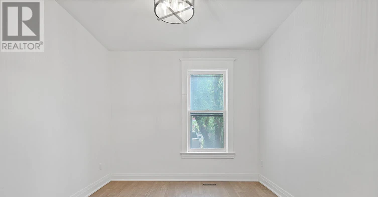 2 (GROUND-35 Humberside Avenue, Toronto, ON, M6P 1J6 - 24