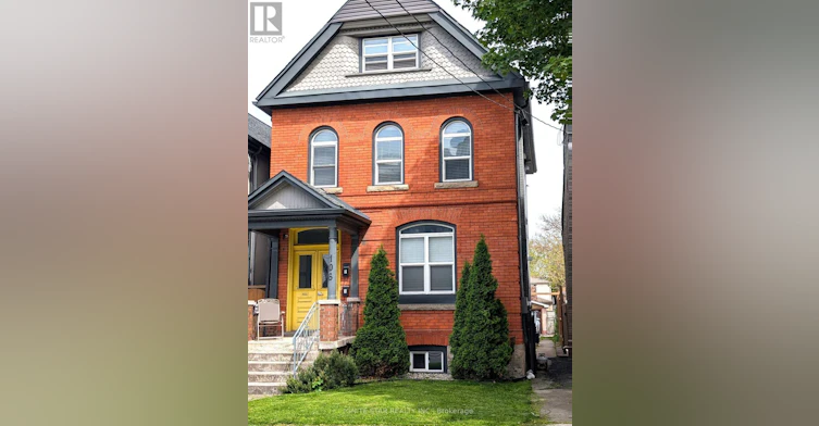 UPPER LEVEL-106 West Avenue N, Hamilton, ON, L8L 5C3