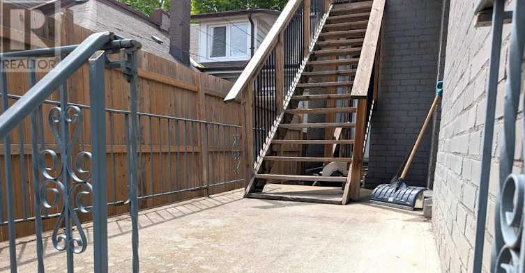 UPPER LEVEL-106 West Avenue N, Hamilton, ON, L8L 5C3 - 19