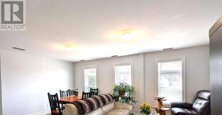 UPPER LEVEL-106 West Avenue N, Hamilton, ON, L8L 5C3 - 3
