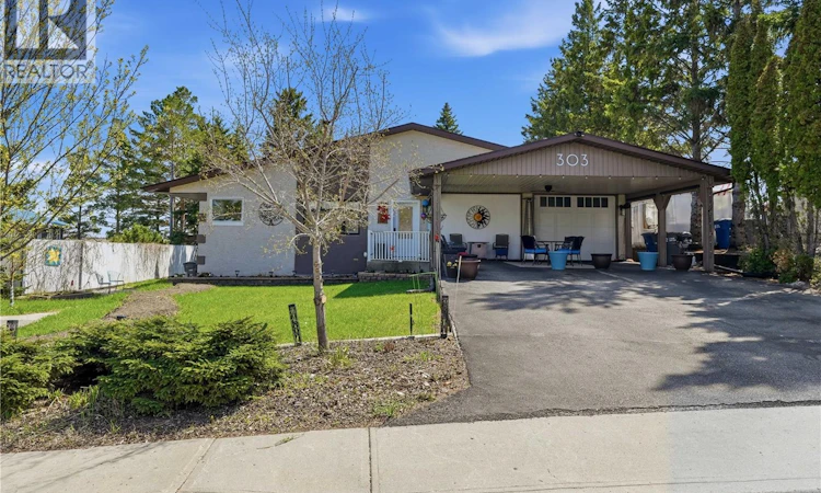303 Currie Crescent
