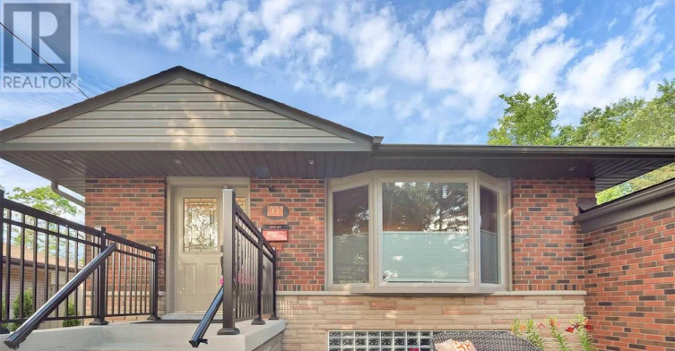 41 Morna Avenue, Toronto, ON, M1E 2A9
