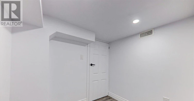 BSMT-103 Bremner Street, Whitby, ON, L1R 0P9 - 17