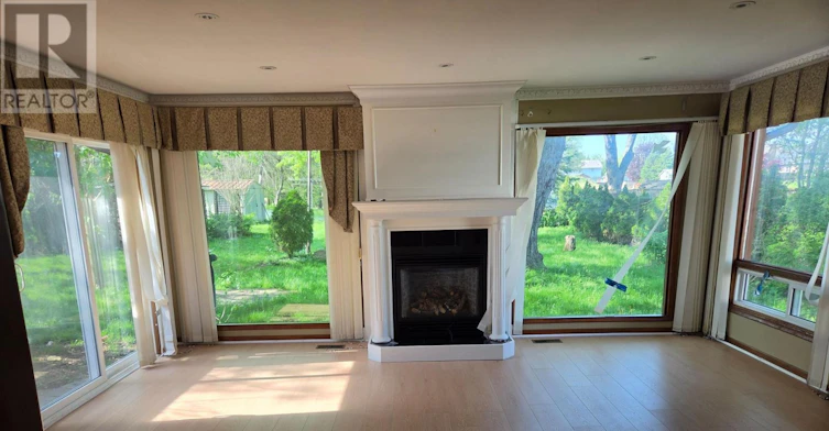 522 Woodlawn Road, Welland, ON, L3C 3K1 - 2