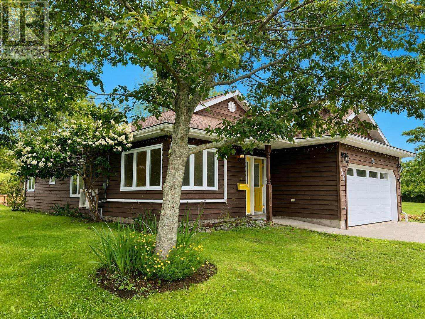 469 Brunswick Street, Yarmouth, NS, B5A 4V4