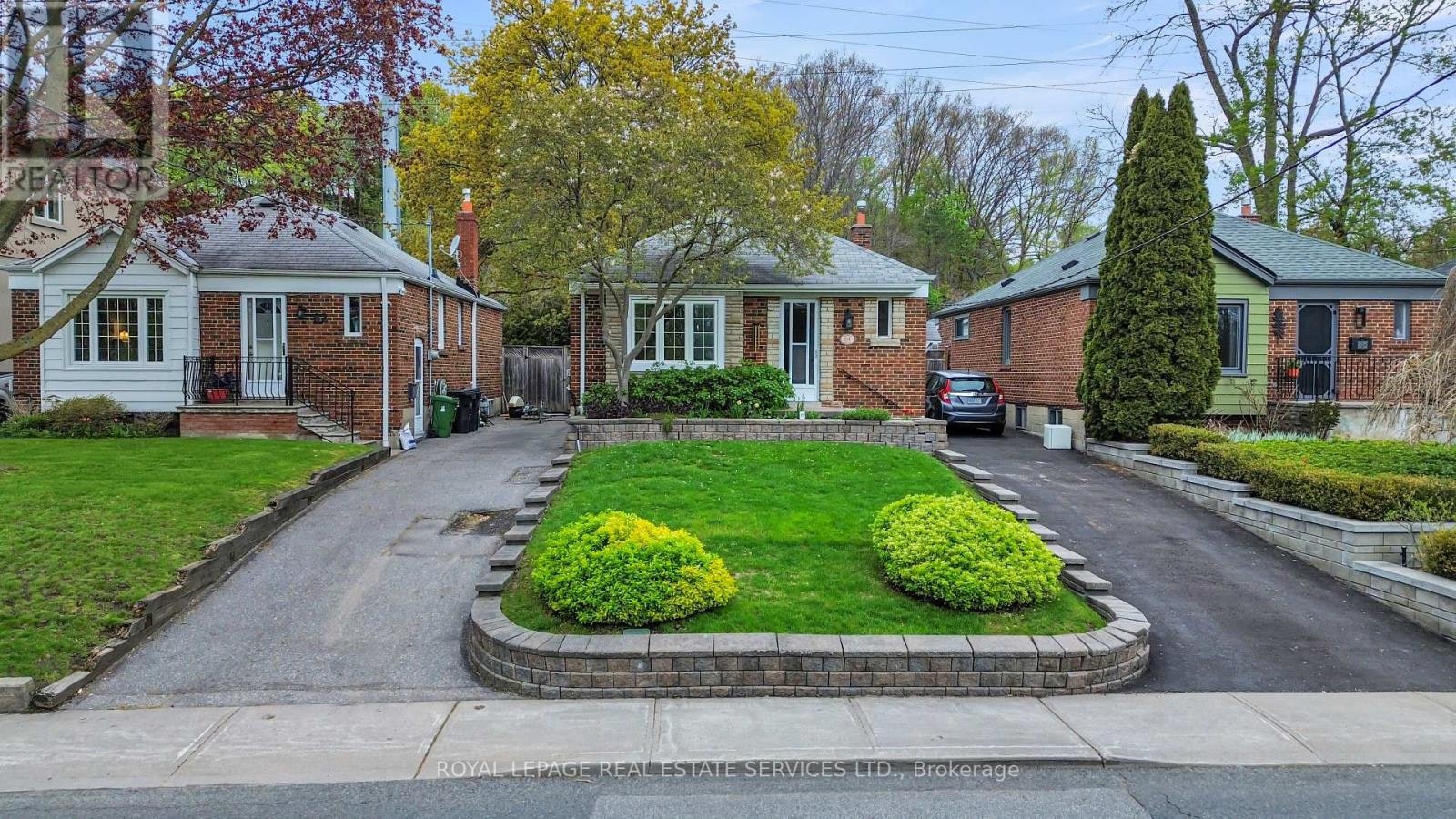 64 Nesbitt Drive, Toronto, ON, M4W 2G3