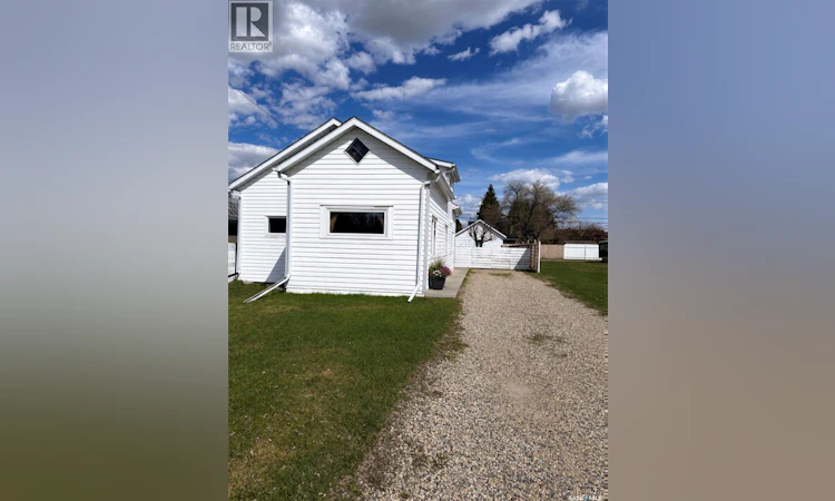 901 2nd Street W