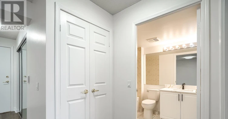 2009-35 Kingsbridge Garden Circle, Mississauga, ON, L5R 3Z5 - 5