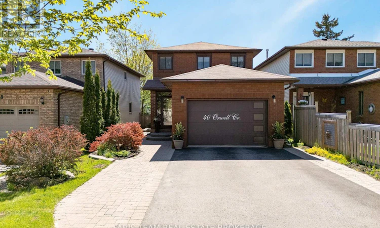 40 Orwell Crescent