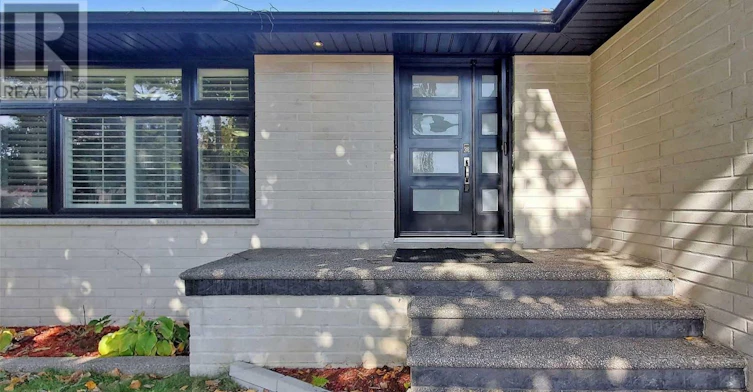 4 Mcmaster Avenue, Hamilton, ON, L9H 4M5 - 5