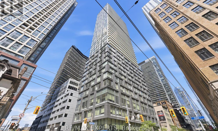 3606-101 Peter Street