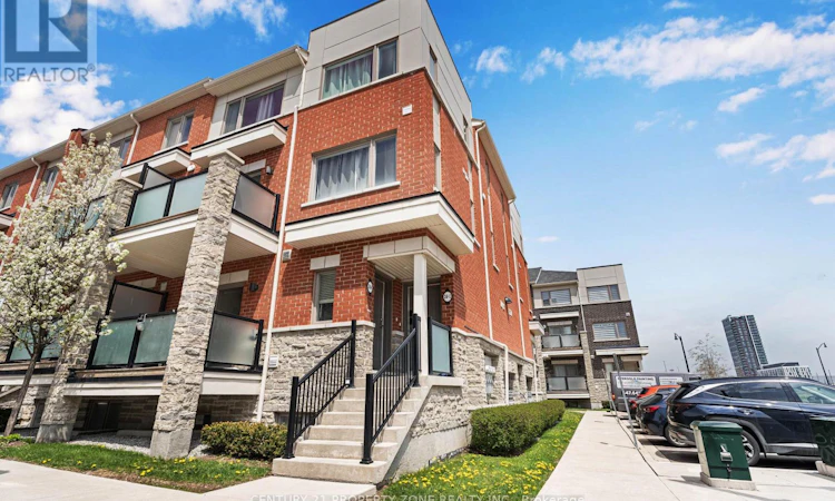 4-250 Lagerfeld Drive
