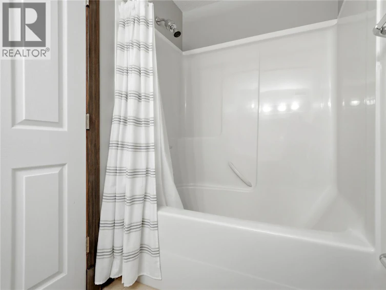 9382 Wascana Mews, Regina, SK, S4V 2W4 - 32