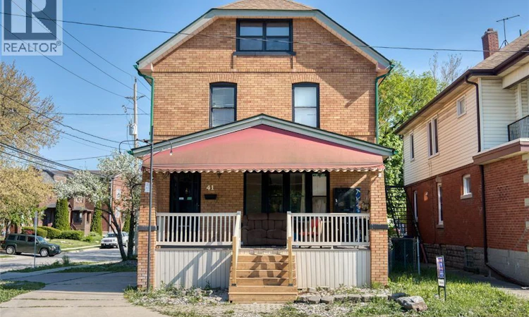 41 Giles Boulevard