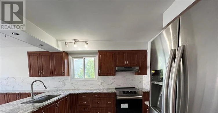 61 Elvaston Avenue, Ottawa, ON, K2G 3X6 - 4